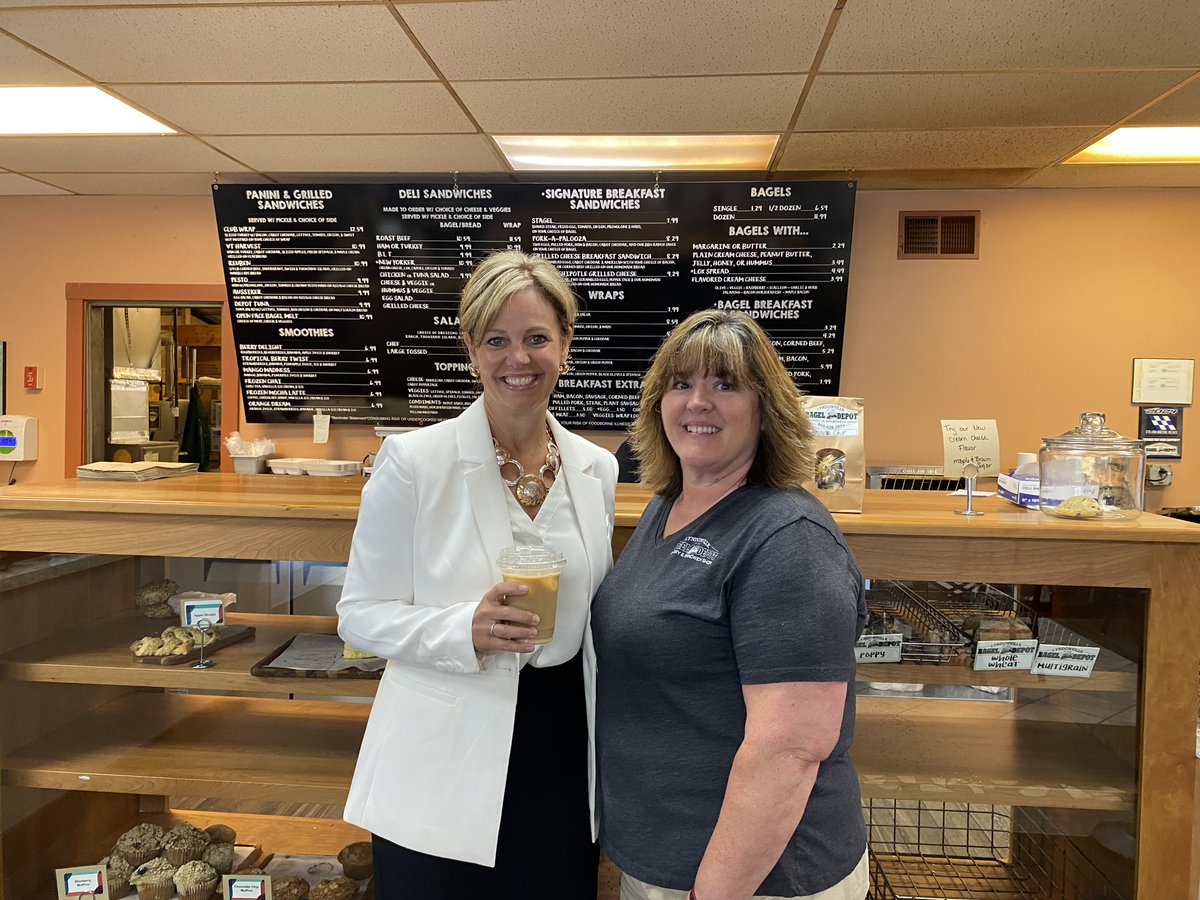ACCDVermont's tweet image. One year ago, flooding devastated Lyndonville. Now, many businesses are bouncing back, like the Lyndonville Bagel Depot and Village Auto Supply.
Our Business Assistance Team is here to help you recover, grow, and succeed every step of the way. Reach out: thinkvermont.com/business-assis…