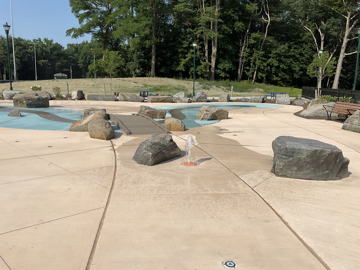 SaratogaAssoc's tweet image. Saratoga Associates provided full design and engineering services for this state-of-the-art community pool, creating a vibrant space that welcomes everyone to cool off, connect, and enjoy Schenectady’s crown jewel park.

#PublicSpaceDesign #CommunityPools #NYSParks #ParkDesign