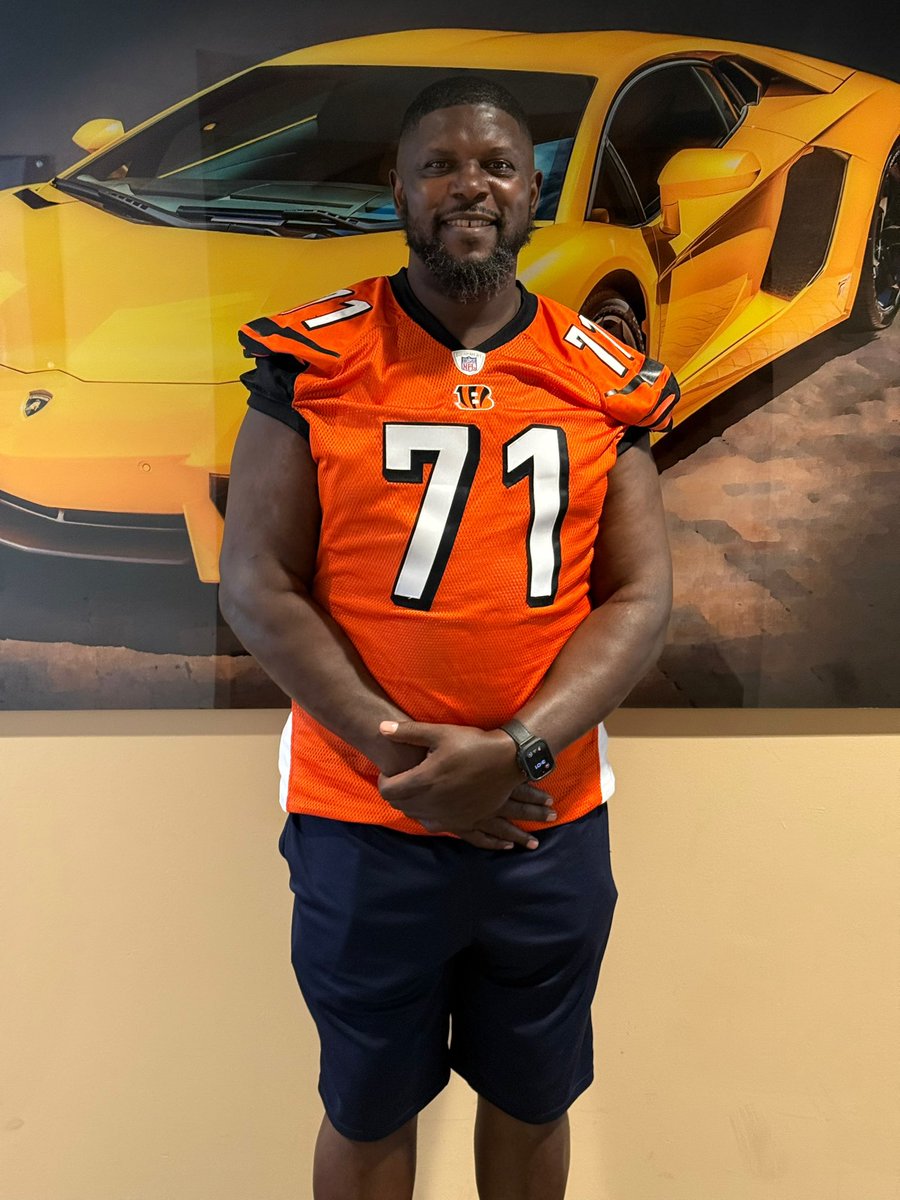 BigWillie7179's tweet image. Just finished shooting Episode 4 of The EveryThingBigWillie Show on YouTube.@Bengals fans can you guess who it is? #Whodey