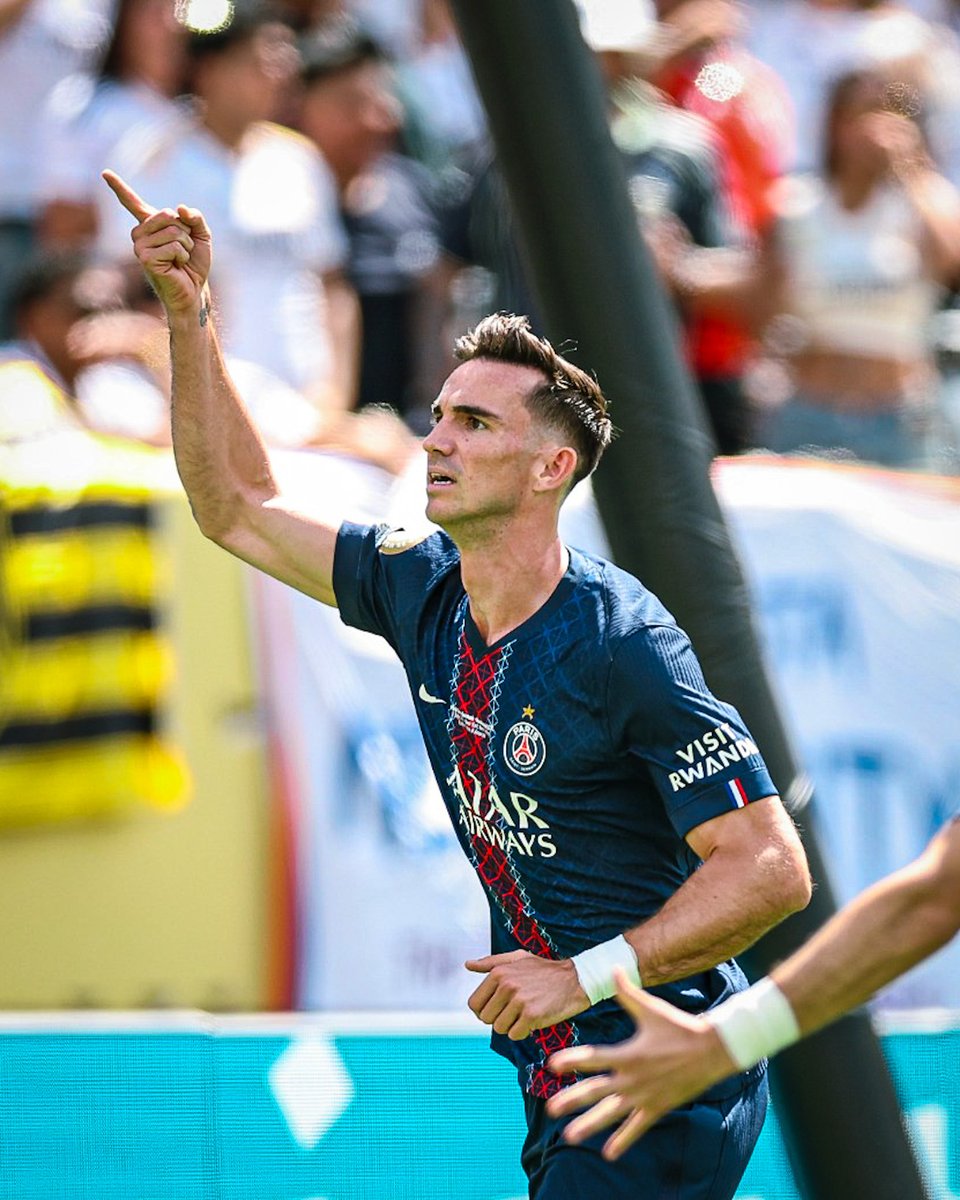 El palaciego firma su doblete. 

Musho, <a href="/FabianRP52/">Fabián Ruiz</a> 🔥