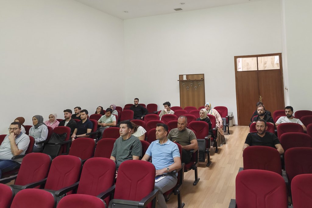 Başkanlığımız tarafından göreve yeni başlayan sözleşmeli personel, naklen atanan idari personel ve ilk defa memuriyete adım atan kamu görevlilerine yönelik düzenlenen Uyum Eğitimleri Programı sona erdi.

pdb.ibu.edu.tr/tr/Activities/…

<a href="/ibuajanda/">Bolu Abant İzzet Baysal Üniversitesi</a> 
<a href="/MustafaAlisarli/">Prof. Dr. Mustafa Alişarlı</a> 
<a href="/Mustafa_Tkulu/">Mustafa Tanrıkulu</a>