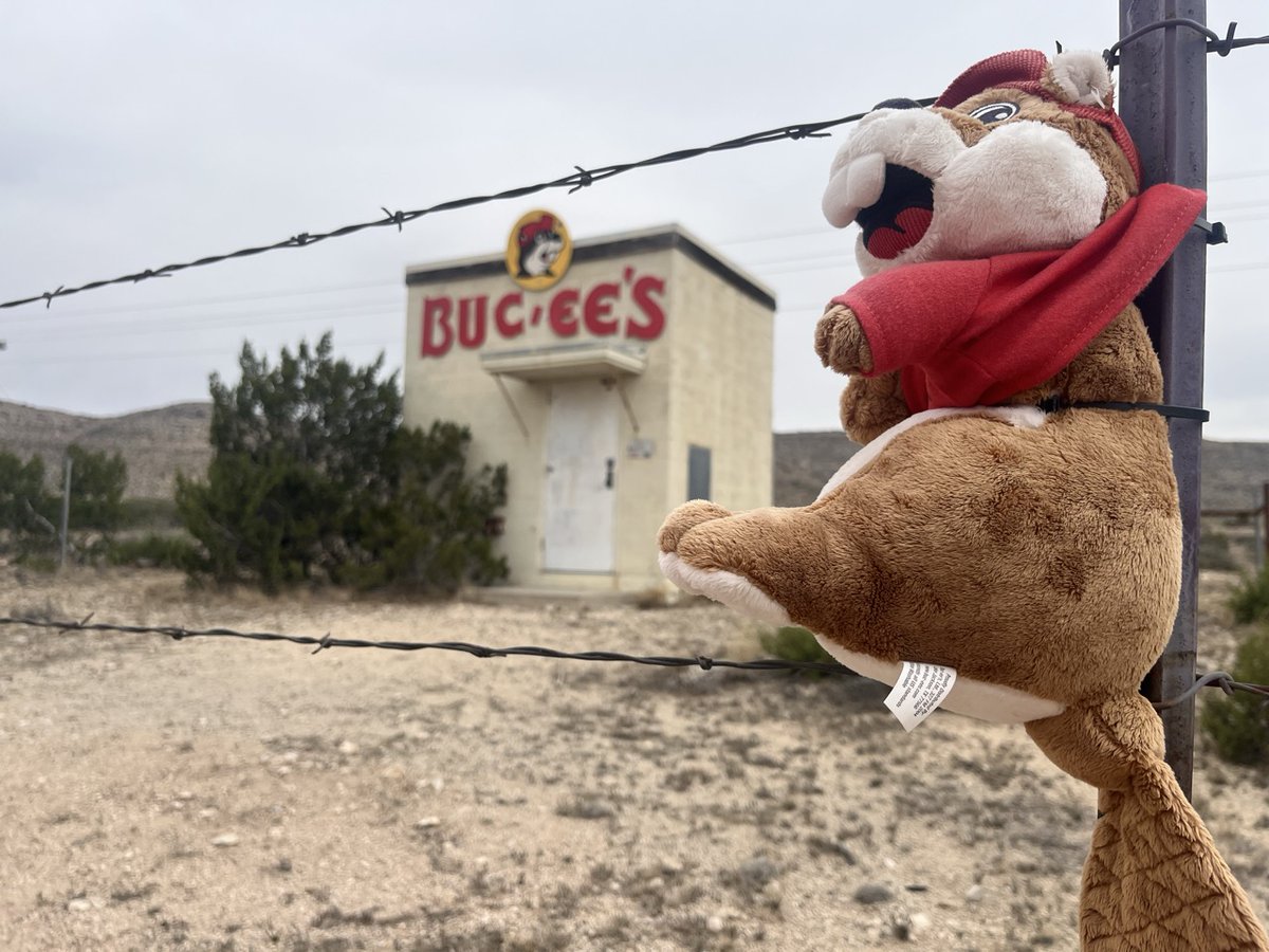 Drove by the world's smallest Buc-ee's the other day! Just east of Marathon, #Texas. Bathrooms were disappointing.