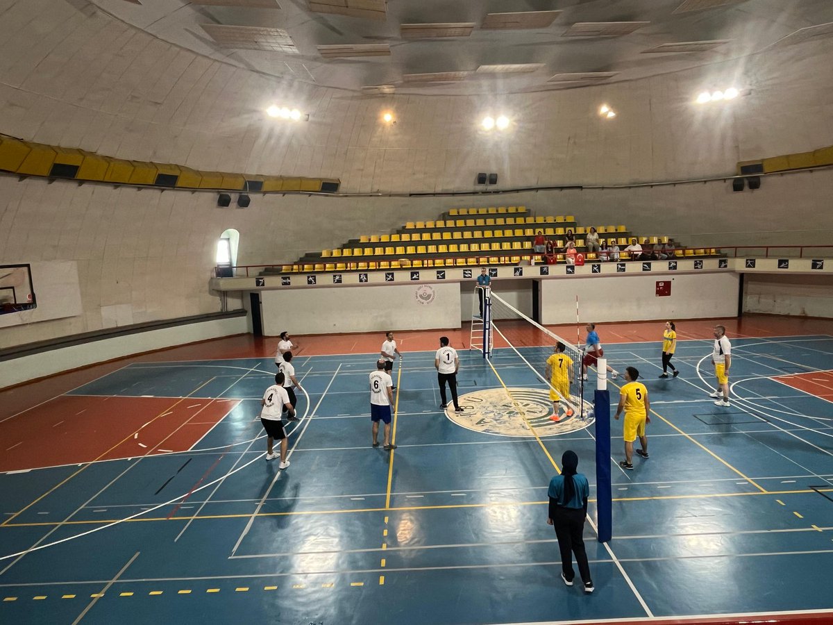 15 Temmuz Demokrasi ve Millî Birlik Günü etkinlikleri kapsamında düzenlenen voleybol turnuvası başladı.

Başkanlığımız takımına başarılar dileriz.

pdb.ibu.edu.tr/tr/Activities/…

<a href="/ibuajanda/">Bolu Abant İzzet Baysal Üniversitesi</a>
<a href="/MustafaAlisarli/">Prof. Dr. Mustafa Alişarlı</a> 
<a href="/Mustafa_Tkulu/">Mustafa Tanrıkulu</a>