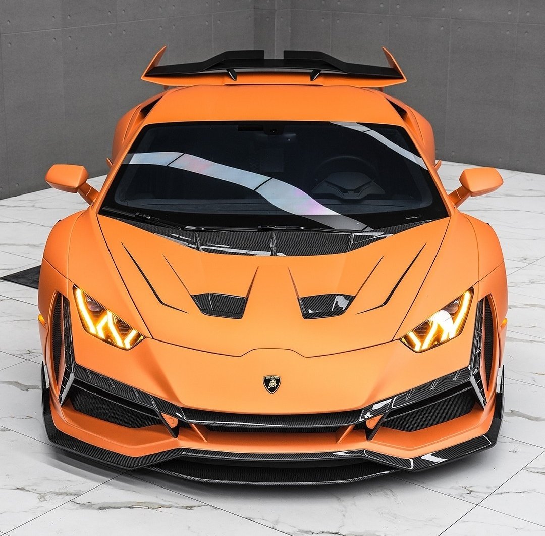 DailyLamboTM's tweet image. Lamborghini Huracán EVO with the Darwinpro BKSSII Carbon Fiber Aerodynamics Widebody kit