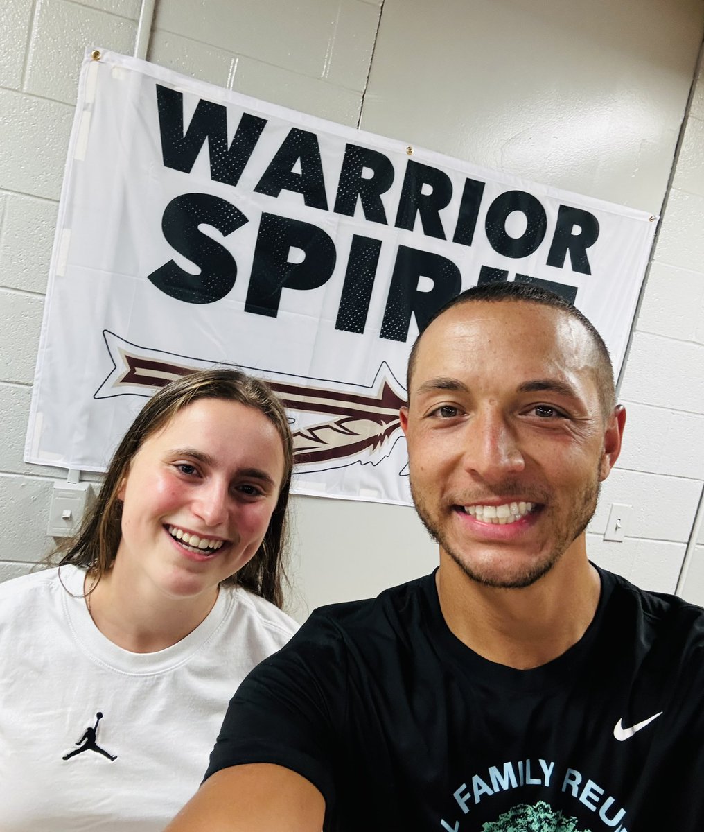 “Kids vote with their feet.” 👣 

Had a special guest visit alllllll theeee wayyyyyy from Belgium today 🇧🇪 #CHLOE  WE only got to coach her for one year but she was and still is such a hard worker and great young lady #Relationships