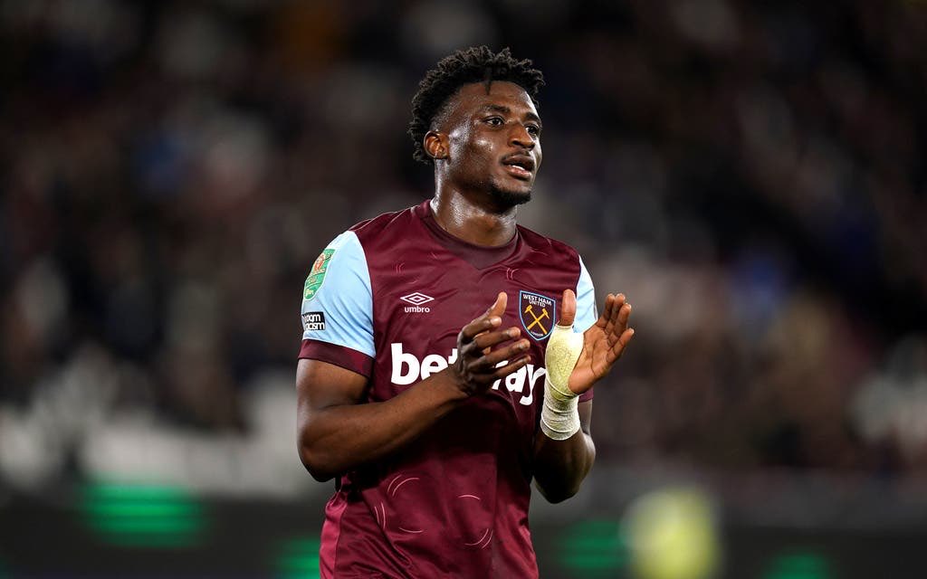 🚨🇬🇭 Mohammed Kudus racked up 216 successful dribbles — the most in the EPL over 2 seasons — while at West Ham.

At Tottenham, he will have better teammates and bigger stages.

Now imagine what he can achieve with quality around him and Champs Lge nights ahead. 💫🔥 

#Kudus