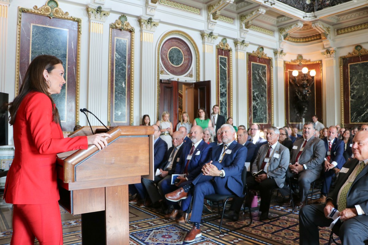 WIFarmBureau's tweet image. WFBF President Olson joined AFBF President @ZippyDuvall at the White House today. State Presidents from across the country met with @SecRollins and @epaleezeldin to discuss issues impacting rural America.