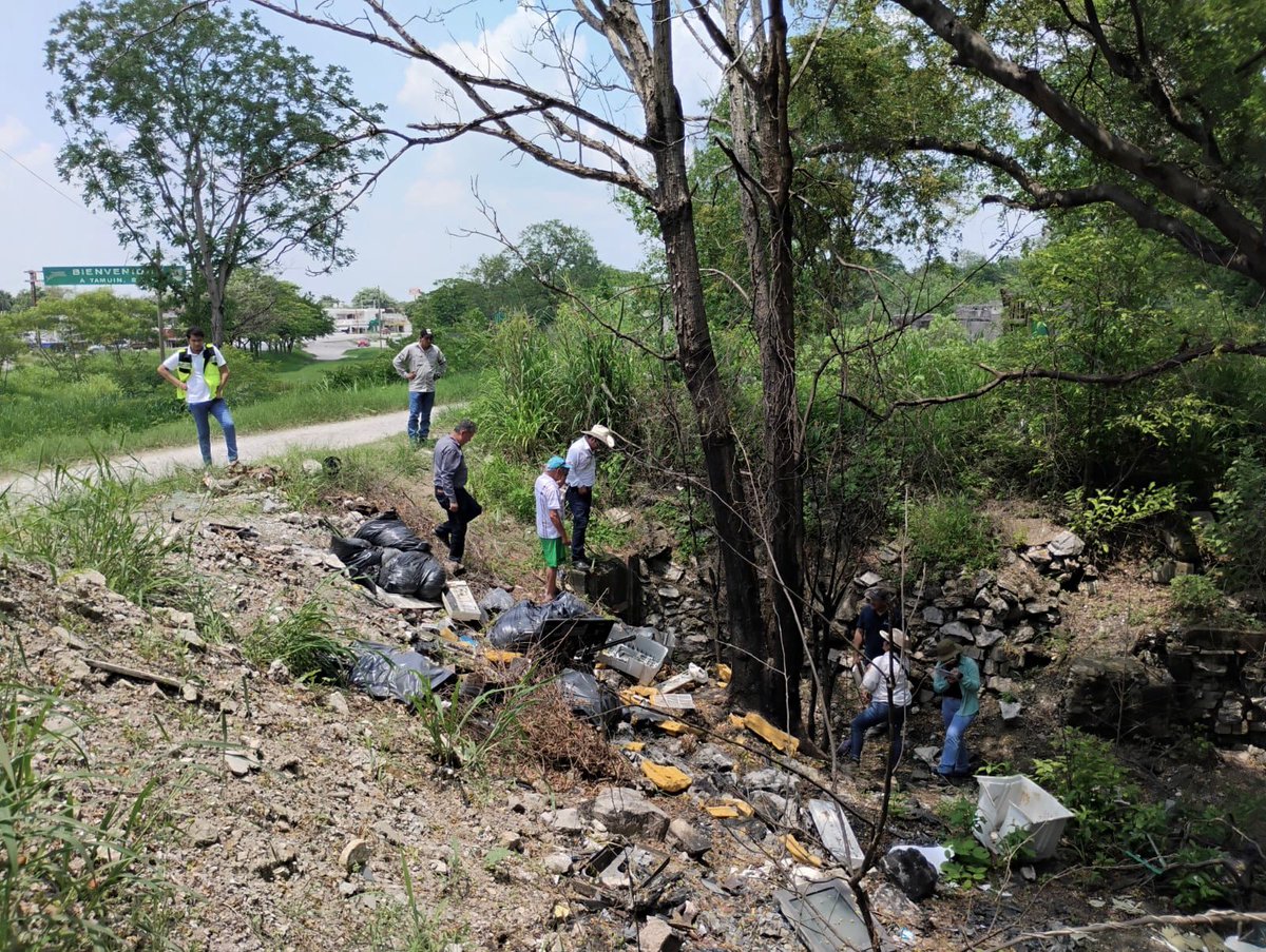 DarioFGzzC's tweet photo. 💧 CONAGUA inspeccionó los bordos Norte y Sur de Tamuín para su evaluación y reforzar medidas por las lluvias.
🔍Se detectaron necesidades de mantenimiento y conservación.
👷‍♂️Participaron autoridades locales y PC.
#CONAGUAInforma #Tamuín #GestiónDelRiesgo #PorUnSanLuisConBienestar https://t.co/aME50Vm42x