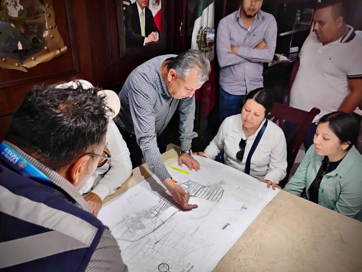 DarioFGzzC's tweet photo. 💧 CONAGUA inspeccionó los bordos Norte y Sur de Tamuín para su evaluación y reforzar medidas por las lluvias.
🔍Se detectaron necesidades de mantenimiento y conservación.
👷‍♂️Participaron autoridades locales y PC.
#CONAGUAInforma #Tamuín #GestiónDelRiesgo #PorUnSanLuisConBienestar https://t.co/aME50Vm42x