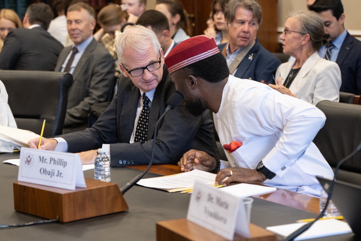 PhilipObaji's tweet image. I was at the @HelsinkiComm hearing on Russia’s imperial identity not just to testify but to learn, and I did learn from the legendary @TimothyDSnyder that Russia in its war on Ukraine “is repeating very specific imperial practices of the Soviet Union and, indeed, of Nazi Germany…