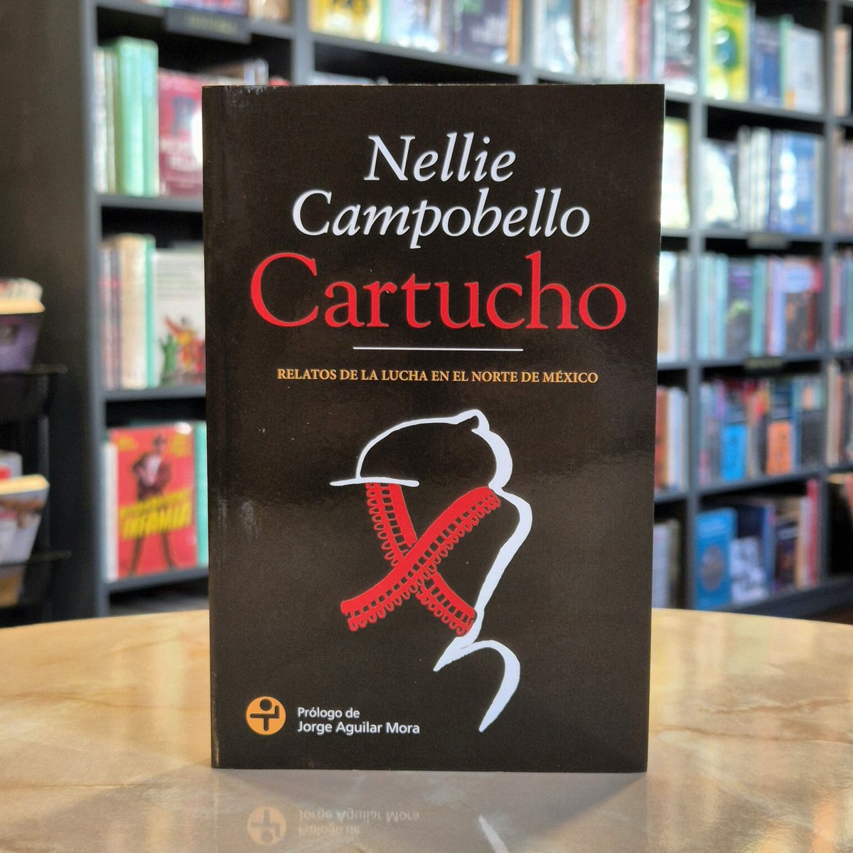SandorMaraiLib's tweet image. Hoy recordamos a #NellieCampobello, a 39 años de su partida: única, valiente y luminosa en la cultura mexicana. En Sándor Márai Librería la honramos con nuestra sala principal y te invitamos a leer Cartucho, joya donde historia y voz popular se funden.