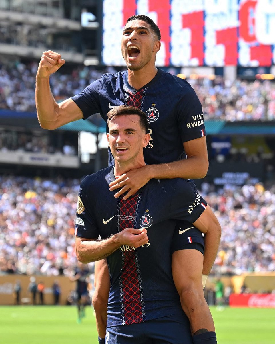 The12thMan001's tweet photo. @fabianruiz52 DID IT AGAIN! ⚽️🔥

30’ : PSG 3-0 REAL https://t.co/3ip5mfY7SQ