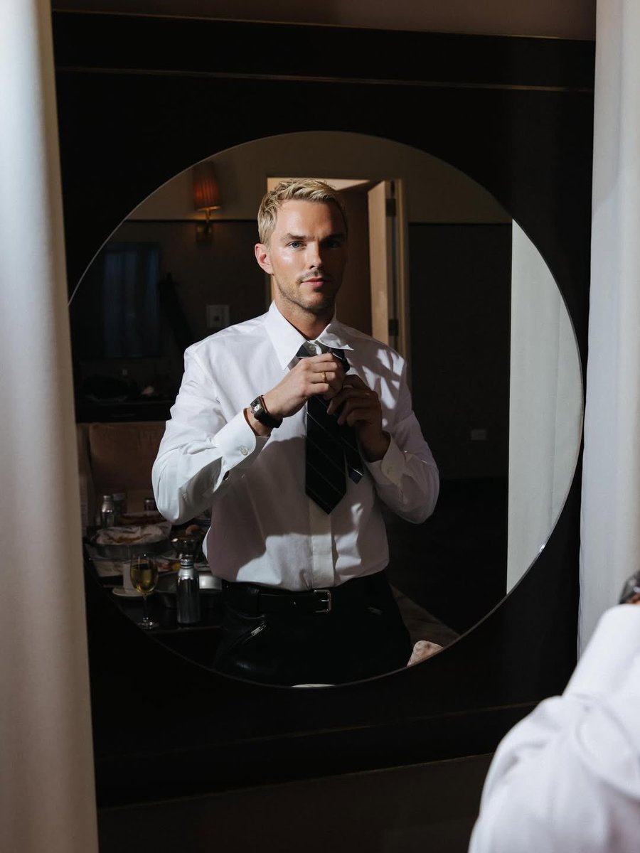 Nicholas Hoult para Vogue 🔥