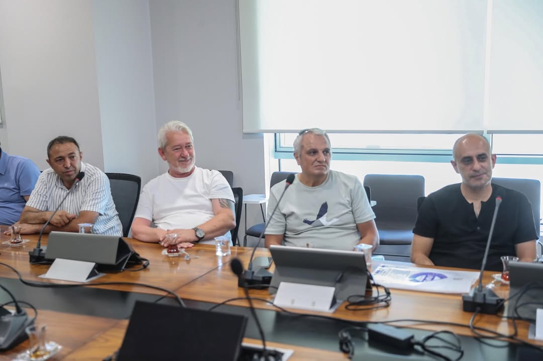 Bugün Platform temsil heyetimiz ile Ankara İl Sağlık Müdürlüğü uhdesinde hizmet veren, Gaziler FTR Hastanemiz başta olmak üzere, Ankara'da ki hastanelerimizden Gazi ve Şehit yakınlarımızın sağlık imkanlarına erişimi konusunda köklü veya gündelik çözüm konularında yapıcı bir