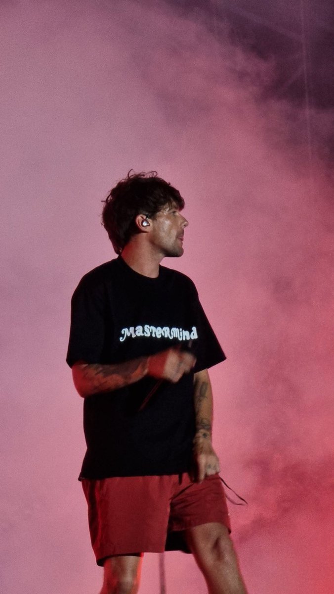 📸| Louis Tomlinson on stage at #EjektFestival

— emsfinewalls