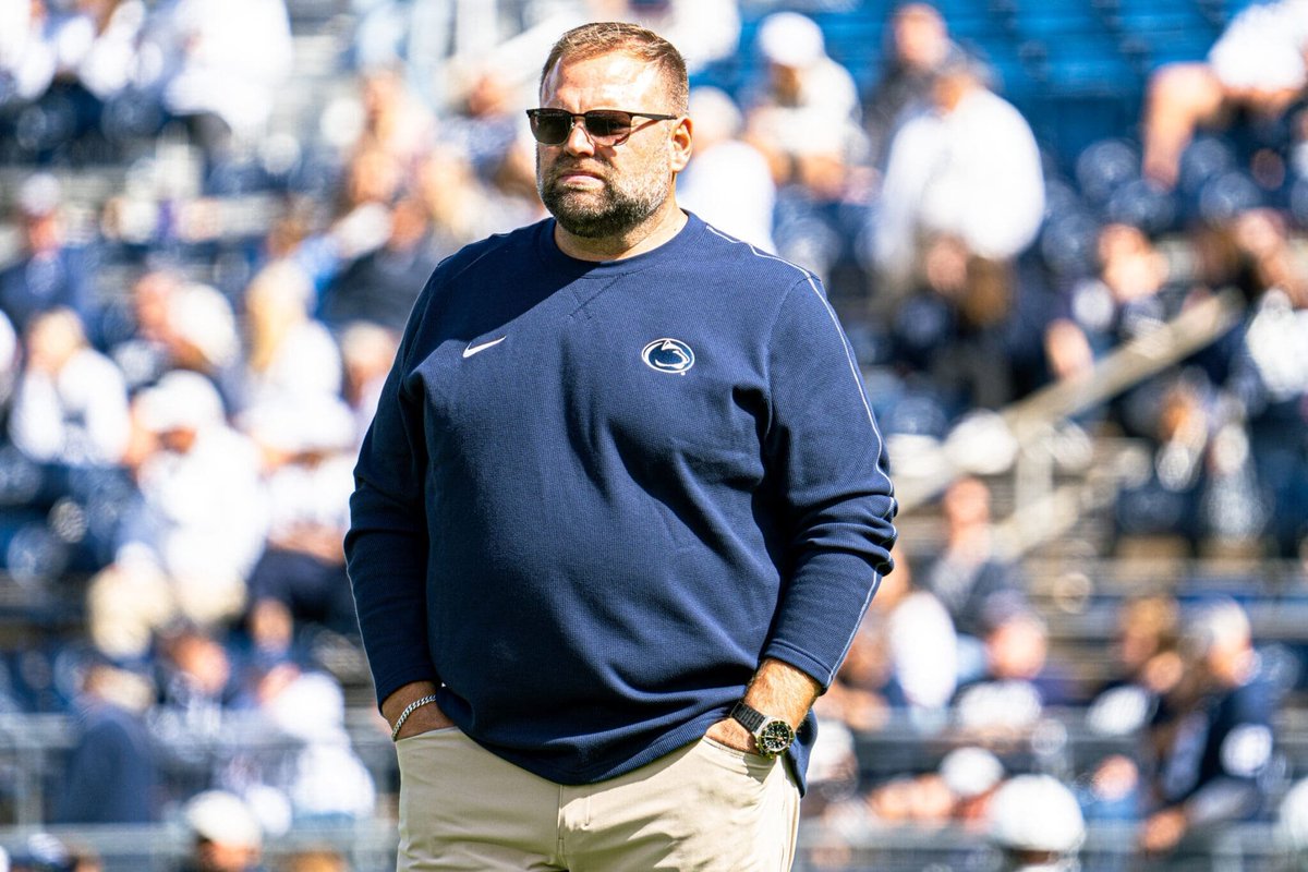 Andy Kotelnicki, Penn State OC, pulls back the curtain on building explosive offenses.

From finding the “sweet spot” in game planning to distorting defenses with RPOs—this bundle is a masterclass in modern football strategy.

🧵 THREAD