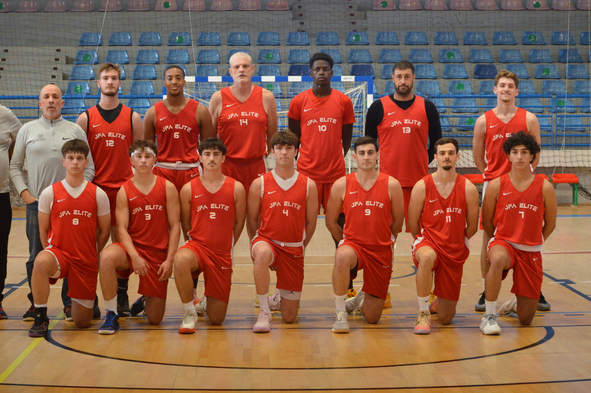 Era imposible resistirme. Por eso he dado la segunda noticia deportiva más importante de Telde en este 2025. 

29 años después, la ciudad vuelve a categoría nacional de baloncesto.

El CB Telde obtiene plaza en Tercera FEB para la temporada 2025-2026 teldeactualidad.com/art/172673/cb-…