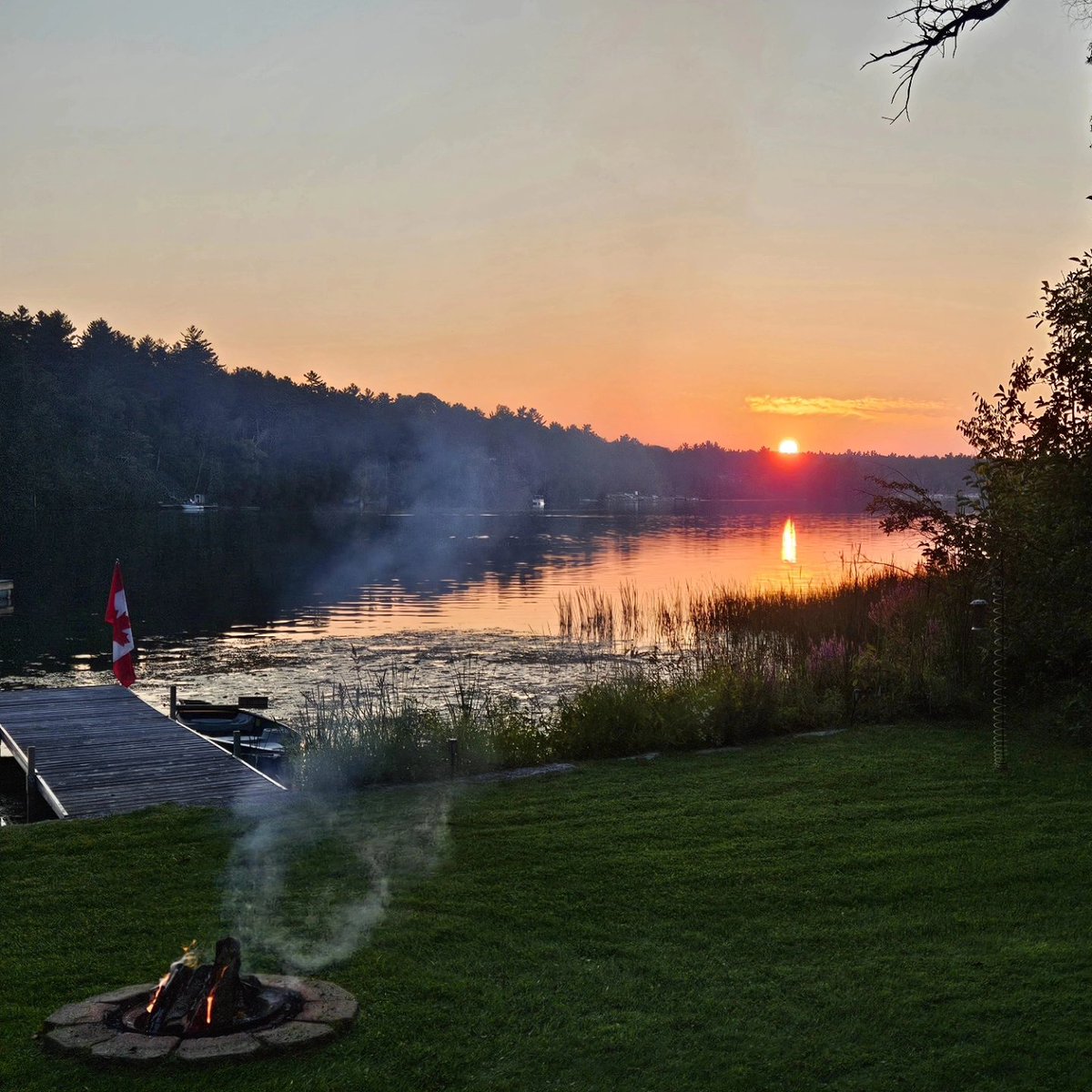 KelliWarren68's tweet photo. @Move100Ottawa @KatherineDines At the lake.🙏🏻 https://t.co/BItttSZHLv