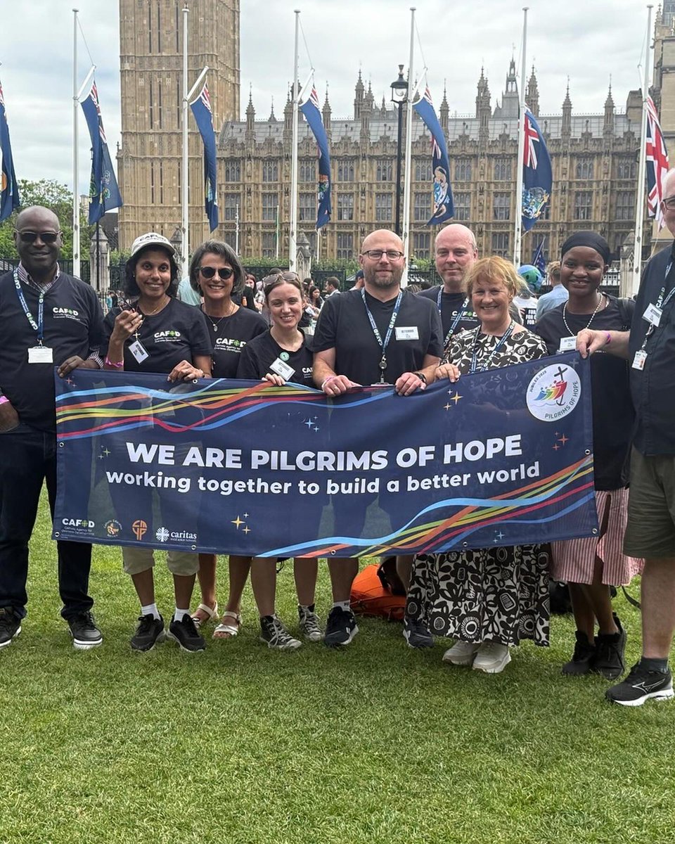 CAFODSouthwark's tweet image. It was amazing to see so many people gather today for the mass lobby at Parliament. Huge thanks to all @CAFOD in Southwark supporters & volunteers. Sarah and I were so pleased to be with you in solidarity ❤️.
@RC_Southwark
#ActNowChangeForever
#pilgrimsofhope