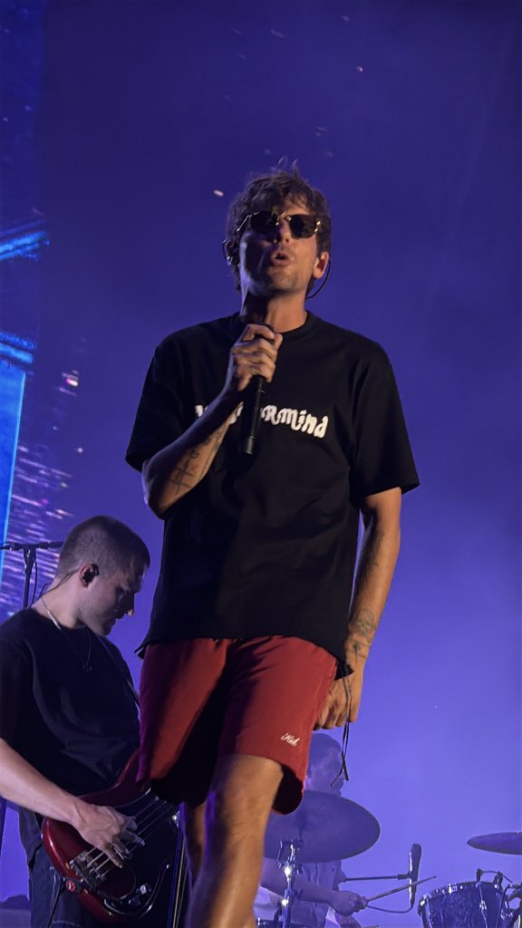 📸| Louis Tomlinson on stage at #EjektFestival

— itslwt91