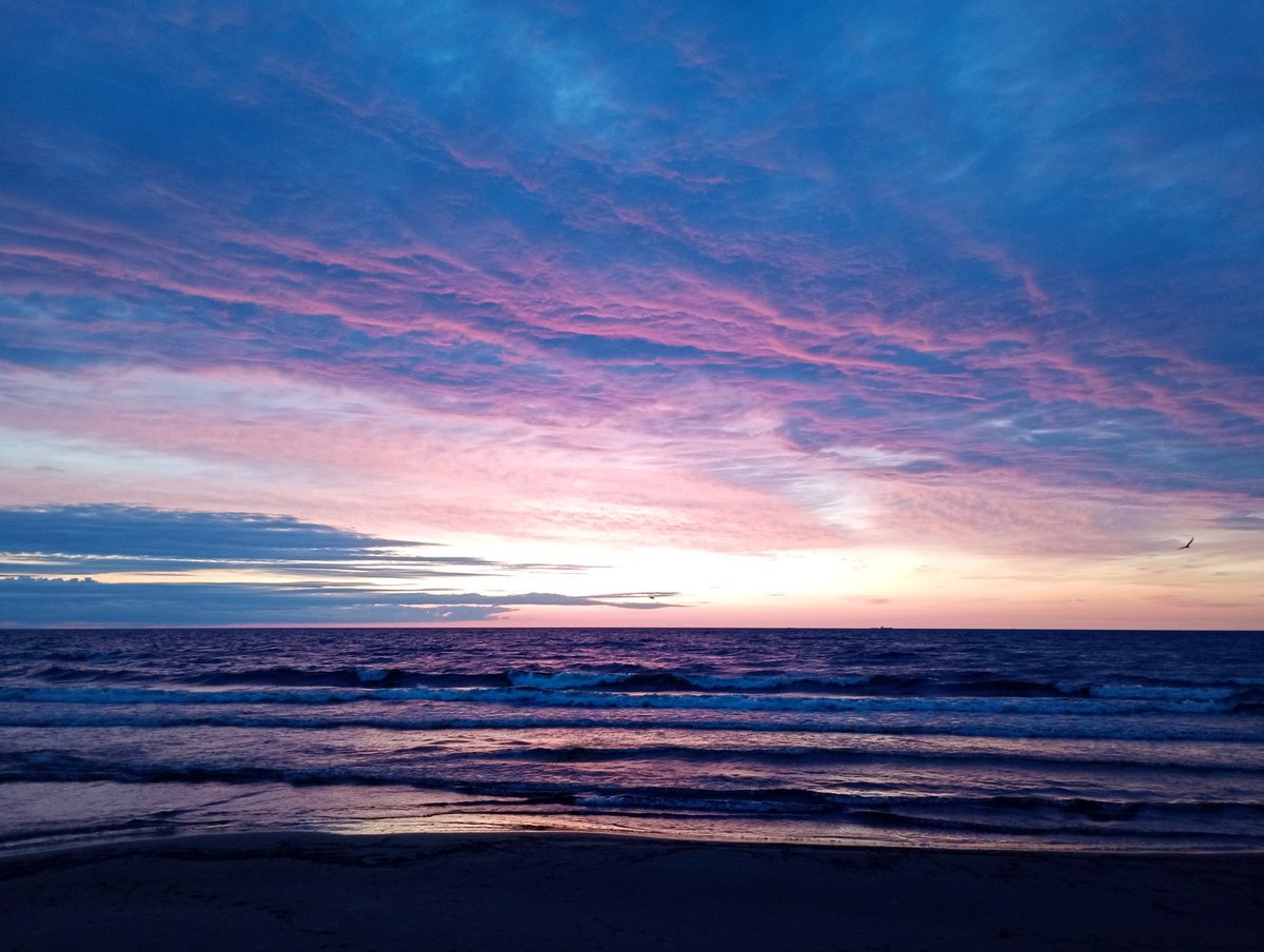 Varēja gan būt par kādiem 10 grādiem siltāks, bet kopumā pie jūras šovakar neslikti.