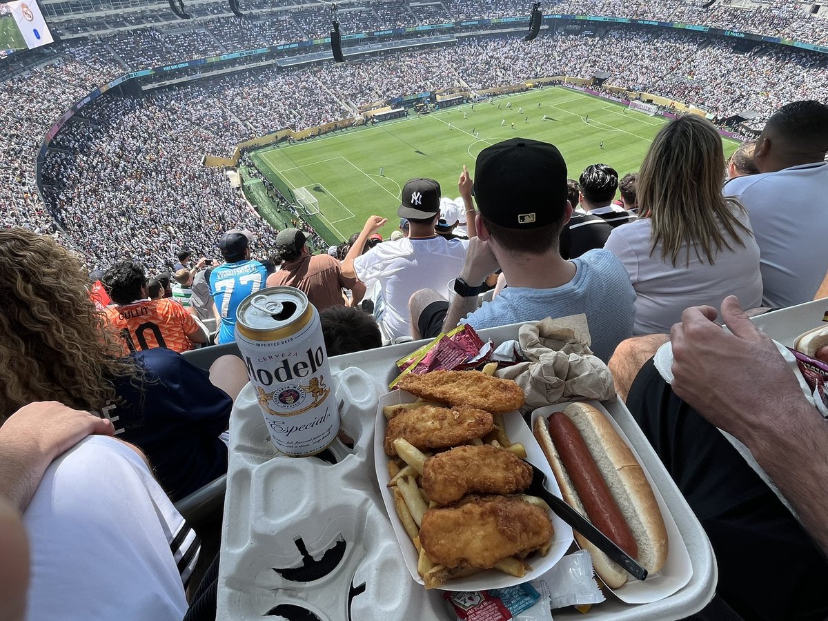SC3533's tweet photo. @FootyScran  metlife stadium in New Jersey for PSG Real Madrid. 4pc chicken finger, hot dog and modelo $40 https://t.co/twFfxBTrnW