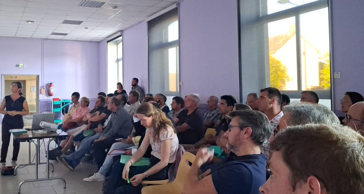 [#Grêle] Forte affluence ce soir, à Villaines-la-Juhel, suite aux intempéries dans le Nord-Est de <a href="/lamayenne/">La Mayenne, le Département</a>... Preuve d'une attente forte sur les dispositifs et solutions pour tenter de passer ce coup dur. Avec <a href="/ChambagriPdL/">Chambres agri PdL</a> <a href="/Groupama/">Groupama</a> <a href="/Cerfrance_5372/">Cerfrance Mayenne-Sarthe</a> <a href="/MSA536172/">MSA Mayenne-Orne-Sarthe</a> <a href="/Prefet53/">Préfète de la Mayenne</a>...