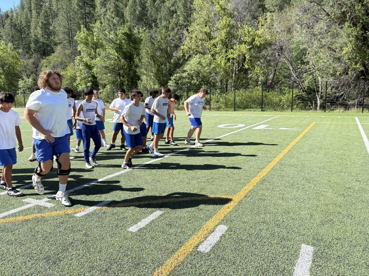 DobsonFootball's tweet image. Got a full practice in this morning.
@DobsonAthletics @CoachNewcombe