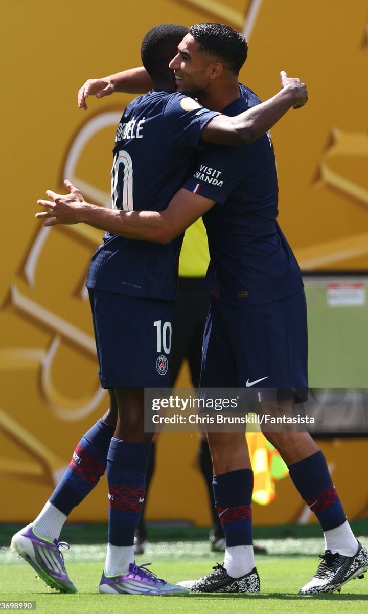 lysonwk's tweet photo. Hakimi &amp; Dembele celebrating 🤜🤛 https://t.co/cWgeXL7UWb