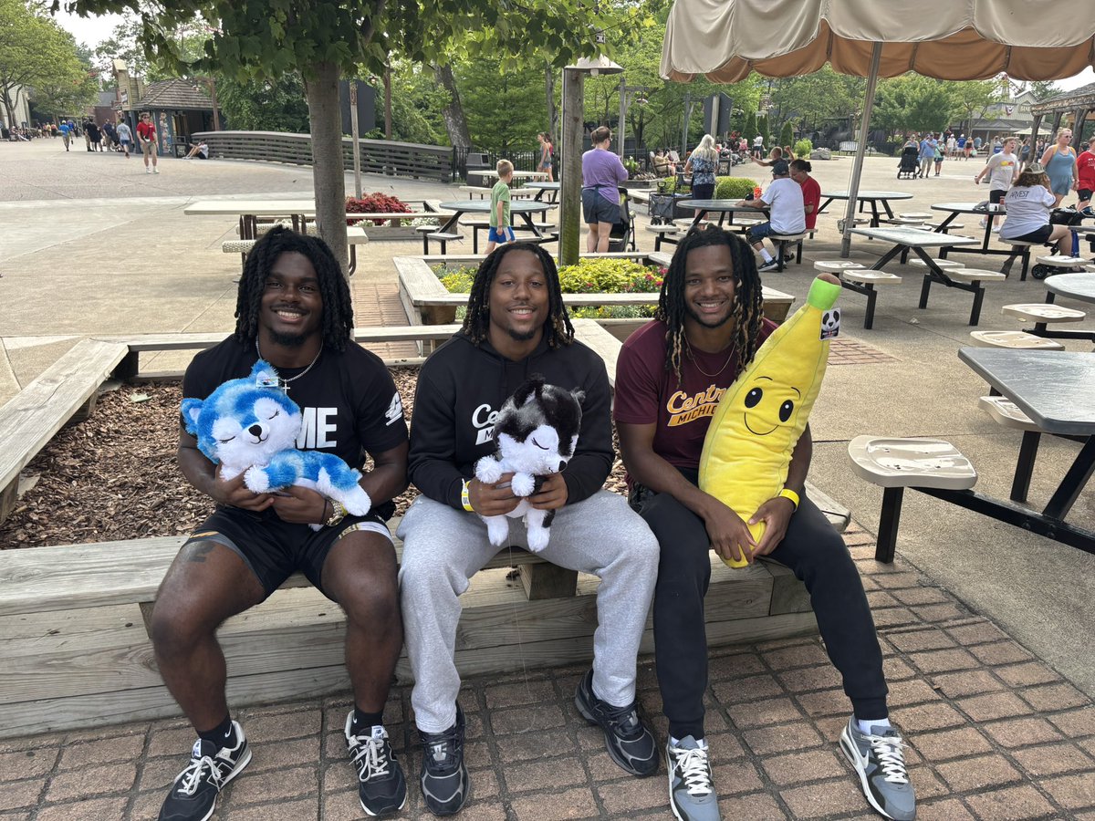Sean Cronin (@coachseancronin) on Twitter photo The guys are cleaning up out here <a href="/cedarpoint/">Cedar Point</a> The guys are cleaning up out here <a href="/cedarpoint/">Cedar Point</a>