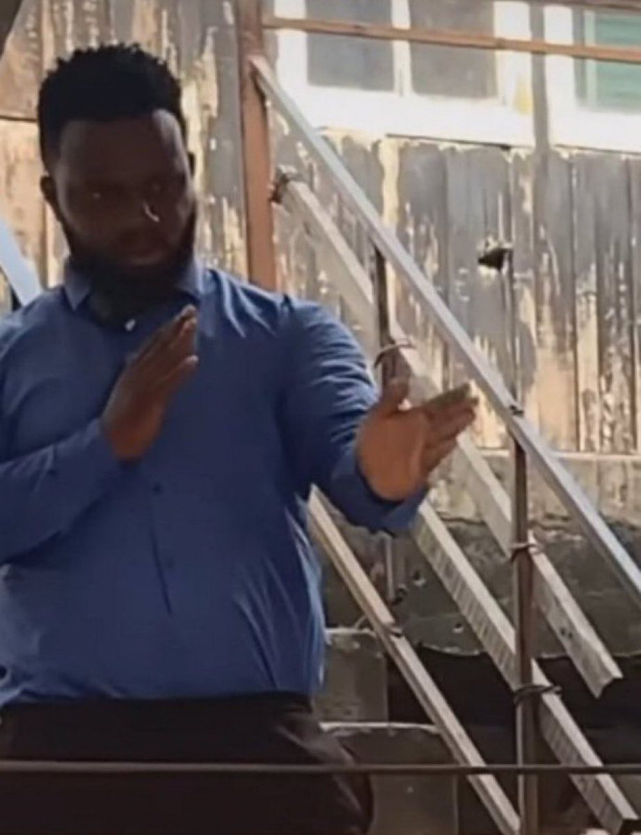 I need Lavia back. 

Once vitinha is locked in that middle, kvara will be forced to come back and play with Fabian Ruiz.

Doue will track back and Dembele will be left frustrated.

I need Palmer in his cold element. That’s all I need to feast. 

Chelsea is winning on Sunday.