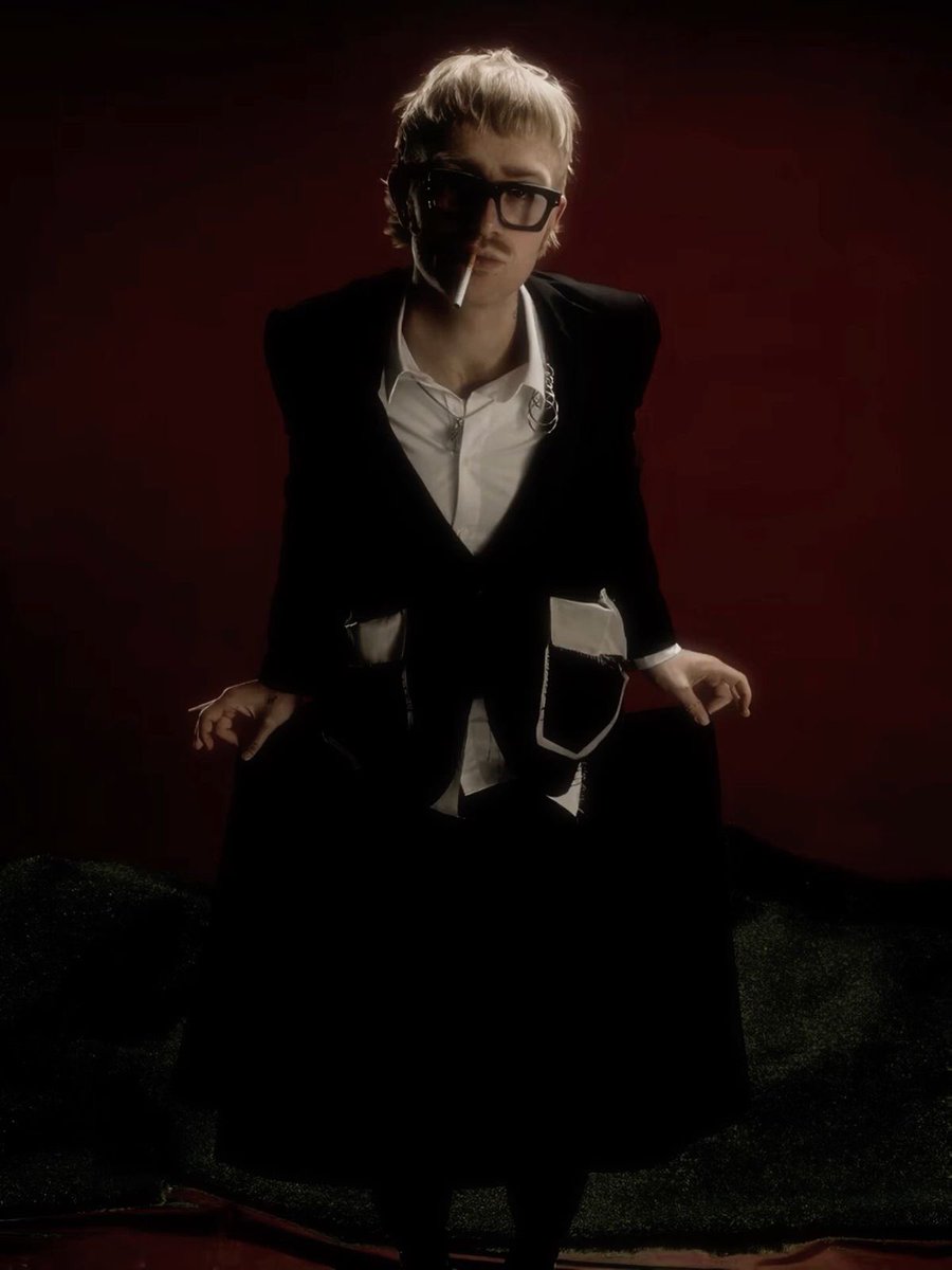 notsospooky0's tweet photo. Was gonna put “femboy joost” in my bio but realized he's the original femboy https://t.co/MioFDHRIrz