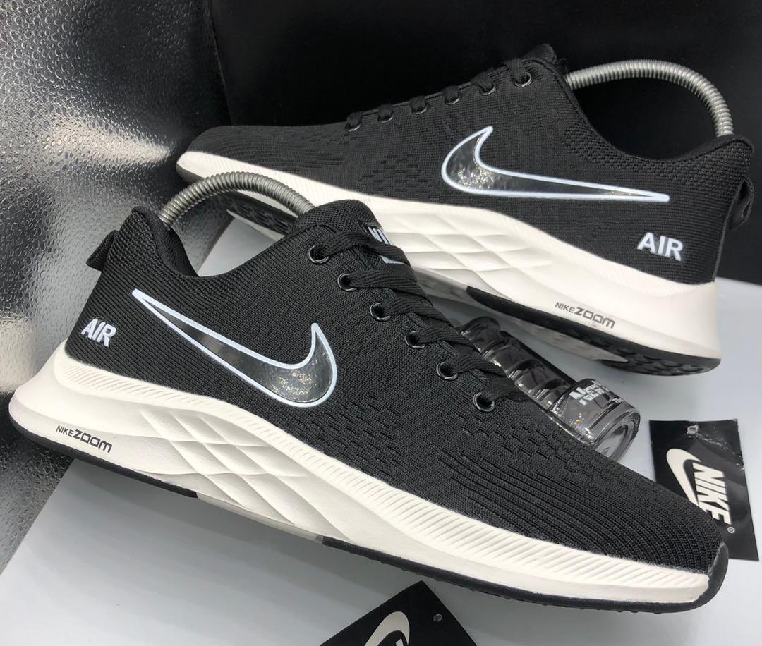 Labomcolectible's tweet image. Nike Zoom sneakers
Size 40-45
🏷️23,000 naira
Comes in a box