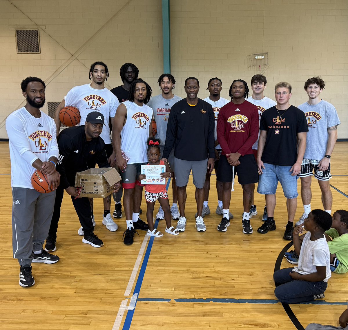 ULM_MBB's tweet image. Thanks to the City of Monroe for welcoming us to the Emily P. Robinson Recreation Center this afternoon!
Our team had a blast hosting a fun-filled clinic! 🏀