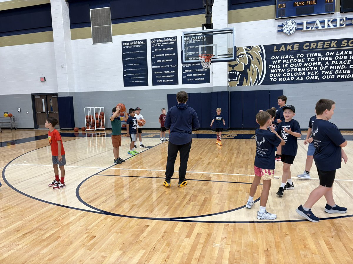 And that's a wrap from Lake Creek boys basketball camp 2025!

Thank you to all our campers for participating, we had a blast seeing the future of Lake Creek basketball!

#RiseUp #BuildingChampions