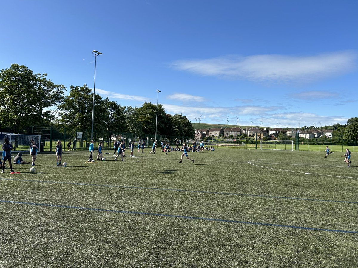 MrGriffithsPE's tweet photo. Da iawn to all the year 7/8 pupils involved in sports day on Monday! #TeamTon 🙌🏼 @TCS_HWB https://t.co/Yrq5AQ41IH