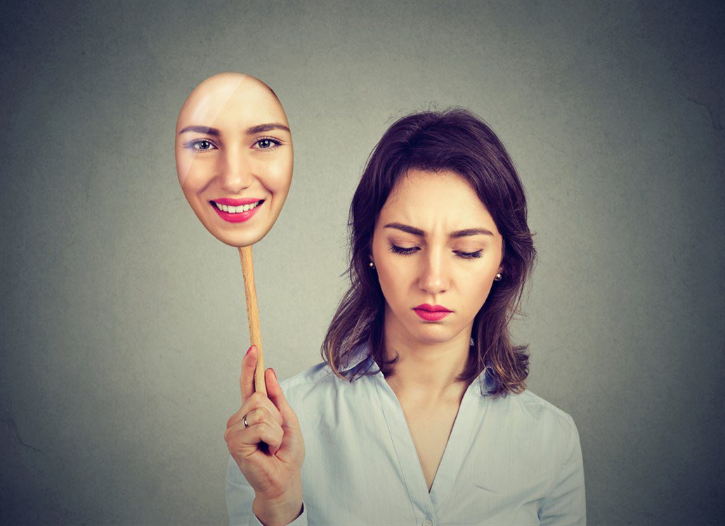 عن التناقض الرهيب في نفسية البشر يقول الممثل الياباني هيرويوكي سانادا :

"هناك من يريد حمام سباحة في المنزل، في حين أن أولئك الذين لديهم واحد بالكاد يستخدمونه، وأولئك الذين فقدوا أحد أحبائهم يشعرون بإحساس عميق بالخسارة، بينما غالبًا ما يشتكي الآخرون من أقاربهم الموجودون على قيد