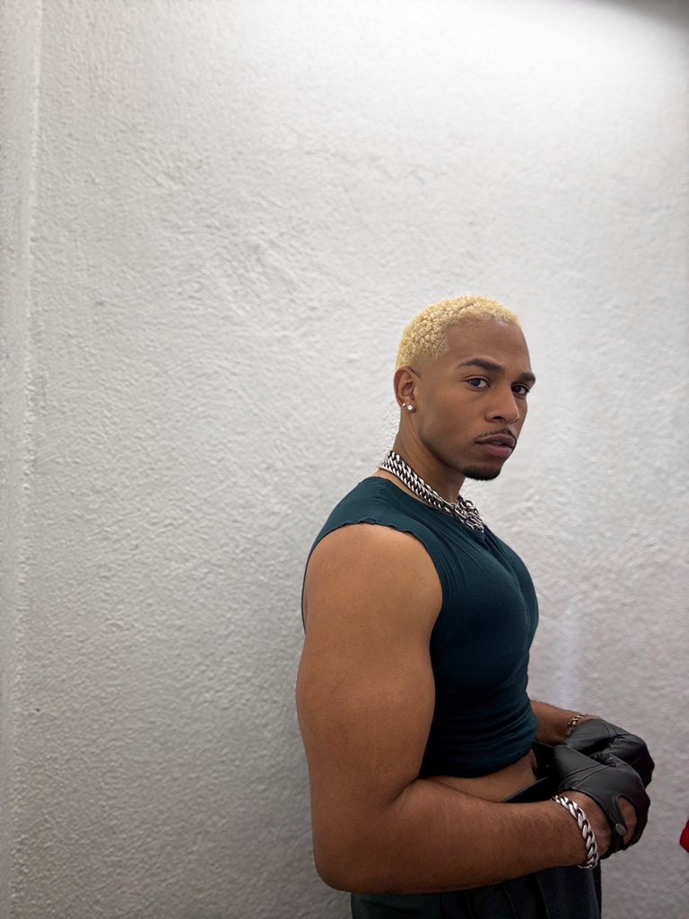 obvi obvi... they be trynna copy IM THE SHIT!!! #gnarly