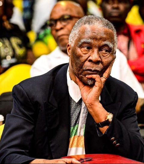 Do you really think if Rutendo had <a href="/Miz_Ruraltarain/">Kwena Molekwa</a> Kwena’s Nudes he’d be seating on them not remind us and bragging every where how he got her on chokehold? He would be milking those photos for engagements like his doing in every South African issue he can ride on!