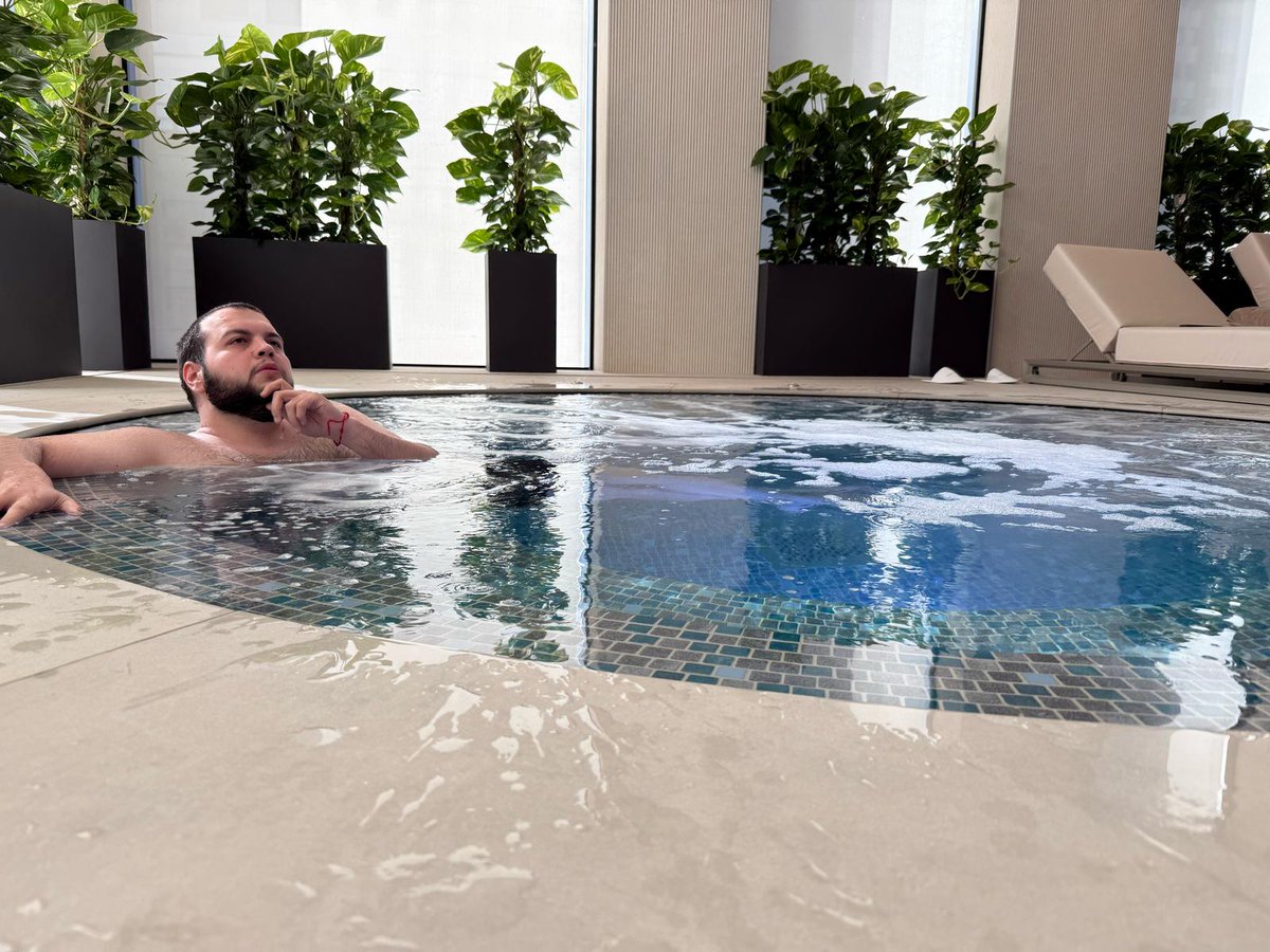 NaOwCSGO tweet media