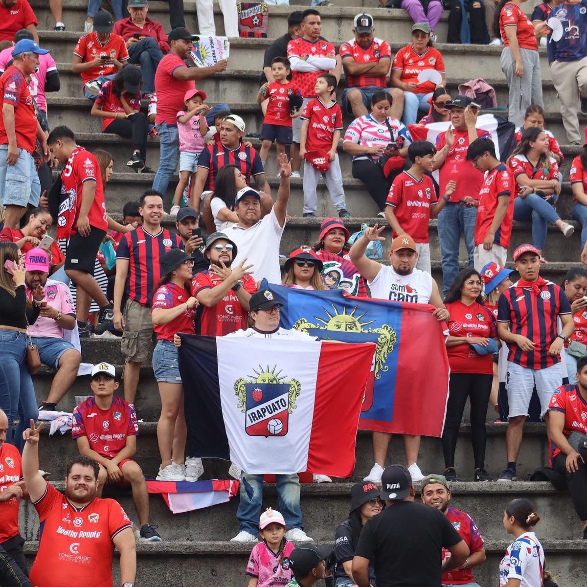 Confirman regreso del Club #Irapuato a la Liga de Expansión; se formaliza uso del Sergio León Chávez
Lee la nota completa aquí👇🏻📱🔗

puntocero.news/confirman-regr…
