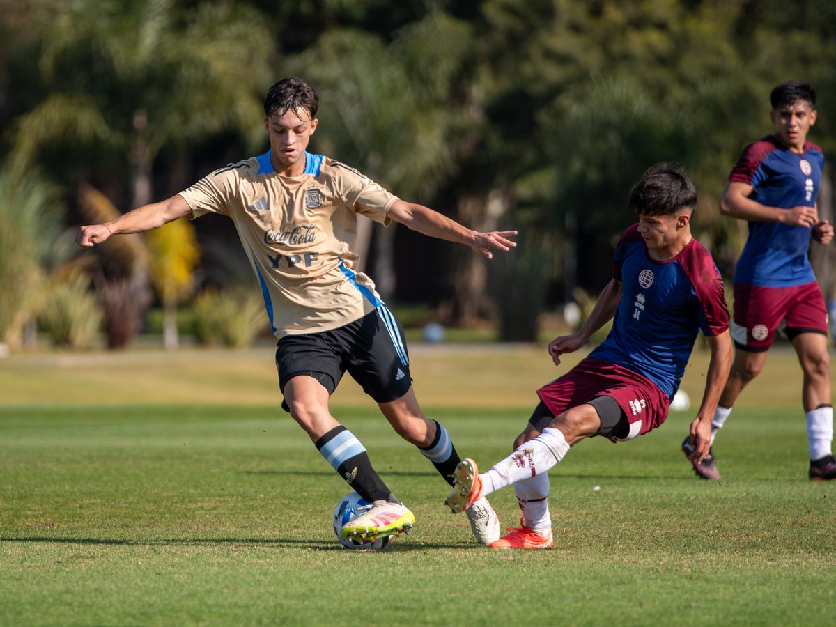 Club Lanús (@clublanus) on Twitter photo #LanúsJuveniles 🇱🇻 Un selectivo de nuestras divisiones inferiores completó una jornada amistosa contra la Selección Sub-17, en el predio “Lionel Andrés Messi”.
🇦🇷 Club Lanús, siempre junto al proyecto de Selecciones Nacionales que encabeza <a href="/tapiachiqui/">Chiqui Tapia</a>. ¡Gracias por recibirnos, #LanúsJuveniles 🇱🇻 Un selectivo de nuestras divisiones inferiores completó una jornada amistosa contra la Selección Sub-17, en el predio “Lionel Andrés Messi”.
🇦🇷 Club Lanús, siempre junto al proyecto de Selecciones Nacionales que encabeza <a href="/tapiachiqui/">Chiqui Tapia</a>. ¡Gracias por recibirnos,