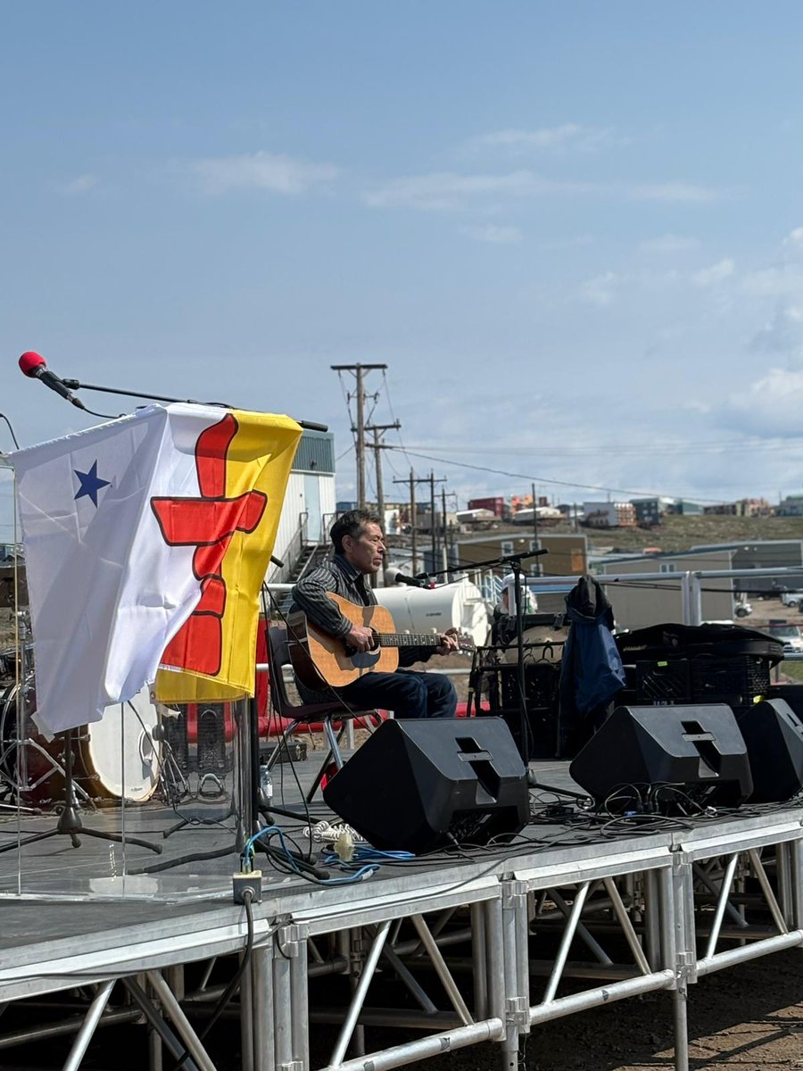j_akeeagok's tweet image. Bonne fête du Nunavut!
Je suis fier de célébrer à Iqaluit avec la gouverneure générale Mary Simon. J’apprécie beaucoup que la Nunavut Tunngavik Inc. ait rassemblé les gens aujourd’hui.