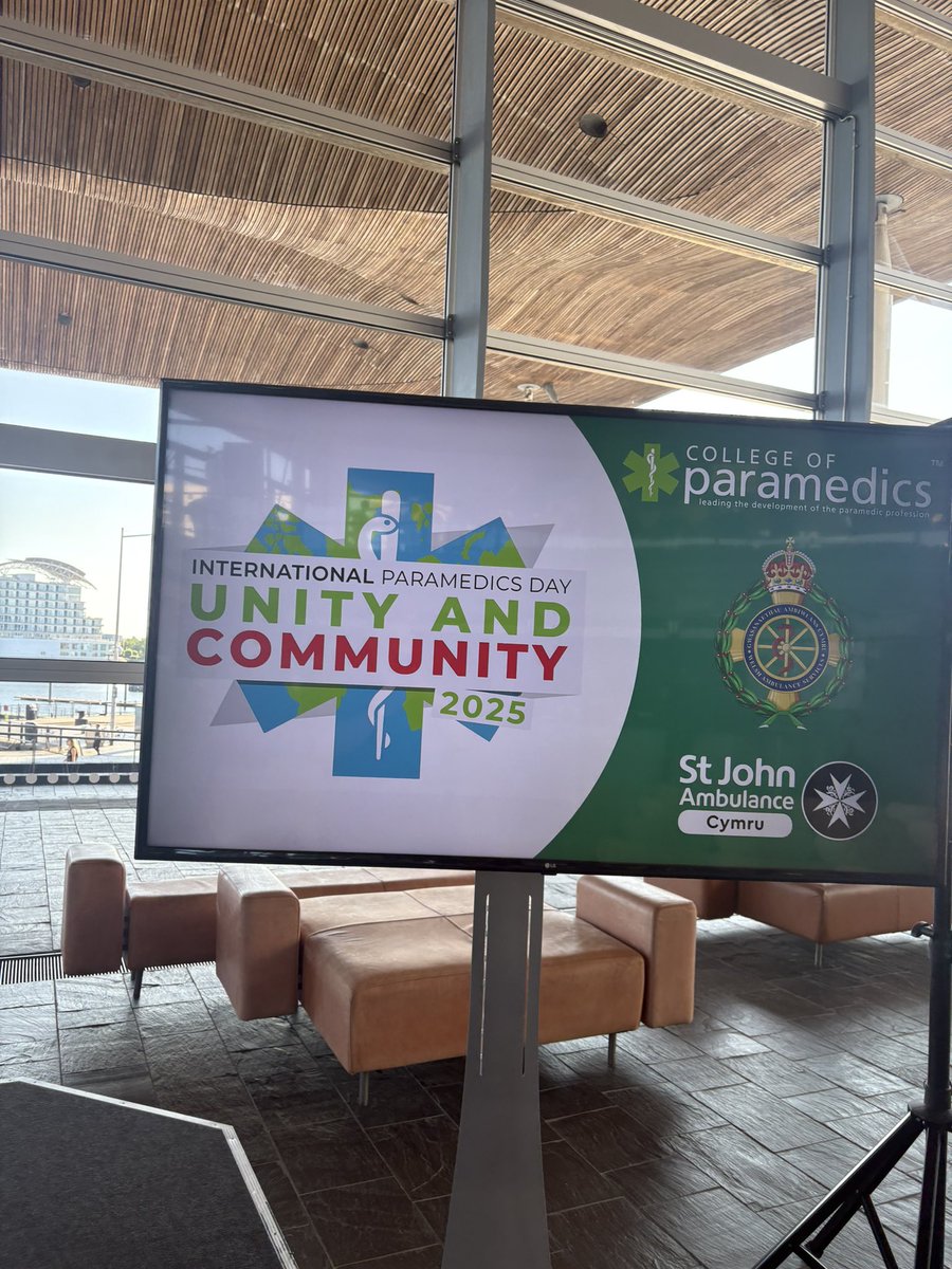 Great to celebrate paramedicine with a special reception at the Senedd. Fabulous to catch up with colleagues from all corners of Wales and different walks of the paramedic profession.