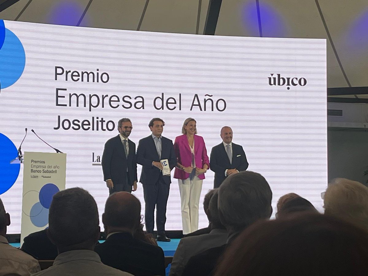 FUNDOS (@fundoscyl) on Twitter photo El director de <a href="/montecredit/">MonteCredit</a> , Ramon Alba, asiste hoy en Zamora a la ceremonia de entrega de los II Premios Empresa del año que otorga <a href="/BancoSabadell/">Banco Sabadell</a> .
Estos galardones reconocen la innovación y el crecimiento a ocho empresas de Castilla y León. El director de <a href="/montecredit/">MonteCredit</a> , Ramon Alba, asiste hoy en Zamora a la ceremonia de entrega de los II Premios Empresa del año que otorga <a href="/BancoSabadell/">Banco Sabadell</a> .
Estos galardones reconocen la innovación y el crecimiento a ocho empresas de Castilla y León.