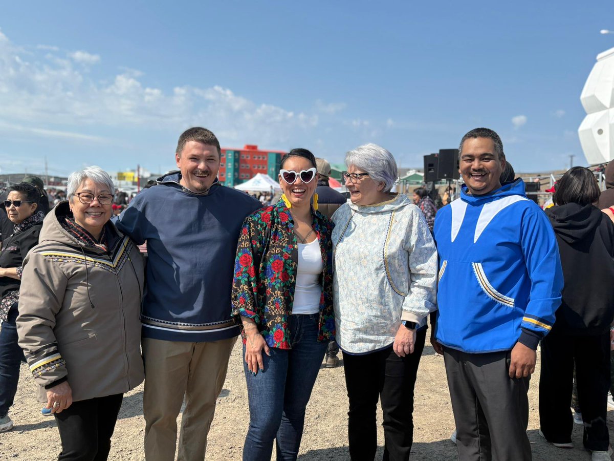 j_akeeagok's tweet image. Quviahugiti Nunavut Ubluani!
Quviahuktunga quviahuqatigiblugu Iqalungni Kuin Kivgaqtia Mary Simon. Qujajunga ukununga Nunavut Tunngavik Inc. atautimuktitingmata nunallaamiut ublumi.