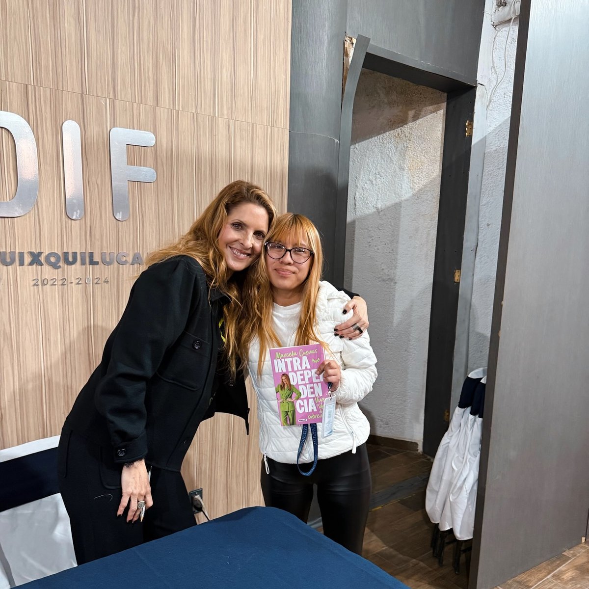 _marcelacuevas_'s tweet photo. Tuve el honor de dar la conferencia sobre la INTRADEPENDENCIA en el DIF, en el día internacional de la lucha contra el uso indebido y tráfico ilícito de droga.
Como les dije en la conferencia, una vez que practicas la INTRADEPENDENCIA, ya no vuelves a ver la vida como antes. https://t.co/AKZfKn25WW