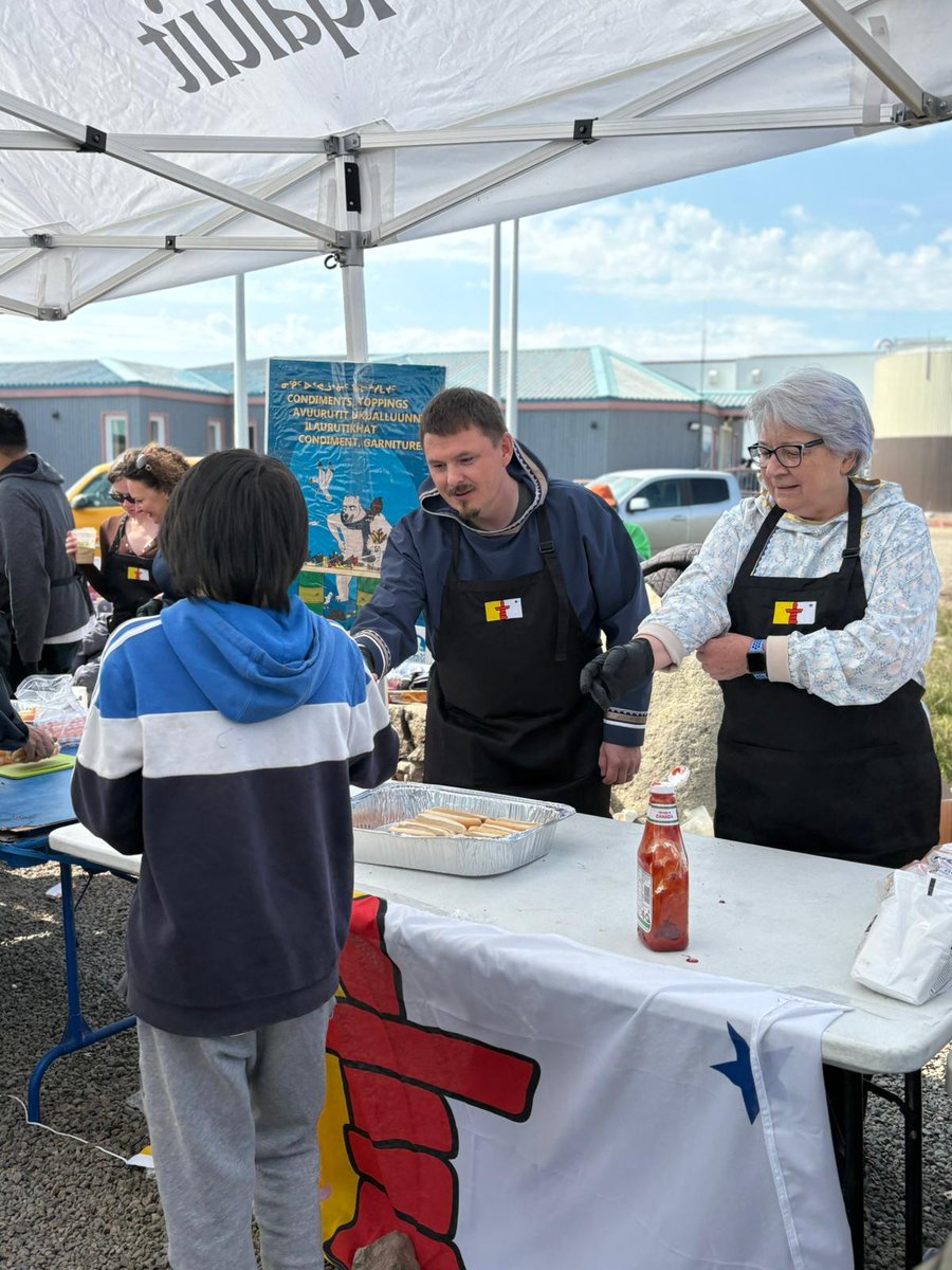 j_akeeagok's tweet image. Happy Nunavut Day!
Proud to celebrate in Iqaluit with @GGCanada Mary Simon. Today is all about honouring our beautiful territory and incredible people and communities. Grateful to @NTunngavik for bringing the community together today.