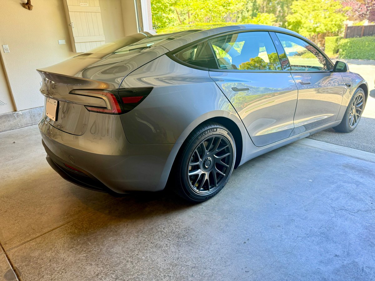 RobustAD's tweet image. “It looks better than showroom!”, our repeat coating customer said after we de-badged and gave a 5-year premium coating to his new #Tesla.

Book now at robsutd.com or give us a call at 707-681-5944 for free quote. Servicing #Napa &amp;amp; surrounding Bay Area.