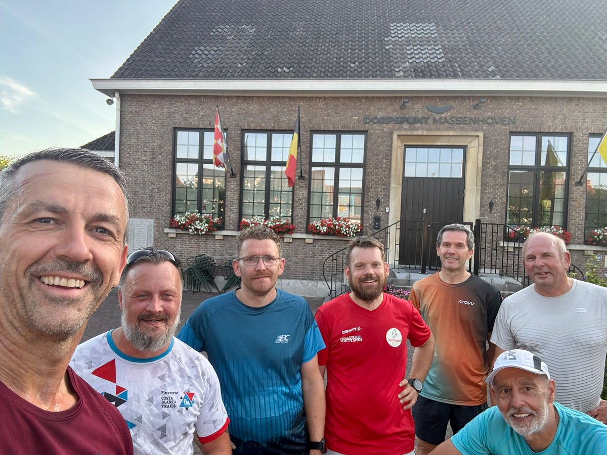 Super plezant loopke gedaan met de runningfriends woensdag groep.  👍🏃‍♂️🏃‍♂️👍 #runningfriends #Smartsport #Vedettesport #tbk